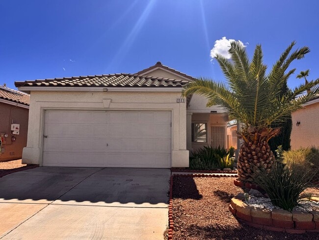 Building Photo - One Story Home For Rent