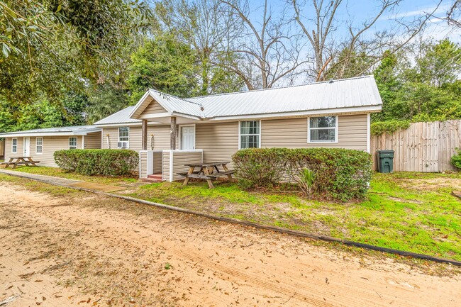 Photo - 908 N 57th Ave