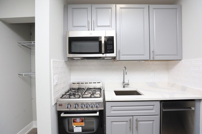 Photo - 510 W Belmont Ave Unidad M4