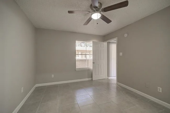 Photo - Step Into Style – Upscale Living Starts Now! Unidad AFS