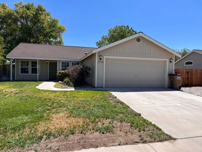 Building Photo - 4 Bedroom 2 Bathroom Fallon Home