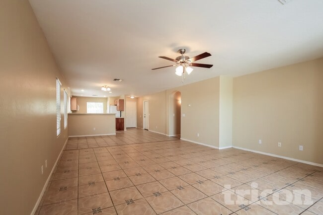 Photo - 15072 W Buchanan St