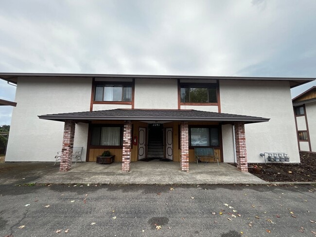 Building Photo - 2241 Arbutus St Unit 2241 Arbutus #24 [PRM: Henry]