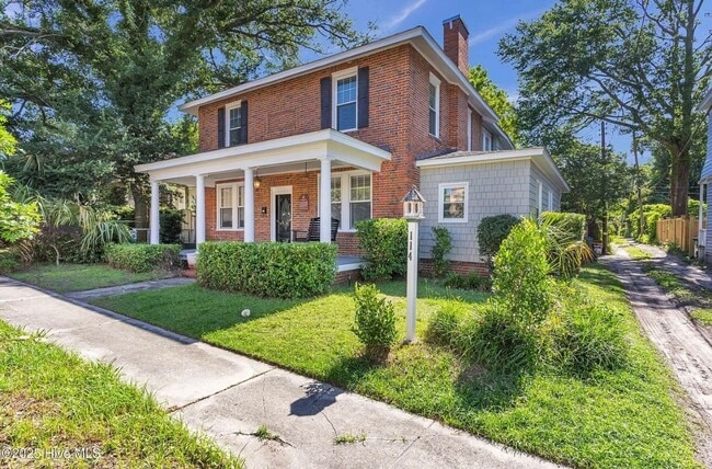 Building Photo - 3 Bed 3 Bath Historic Home