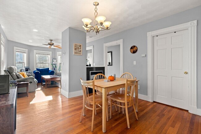 Photo - 64 Grant St Unit 2