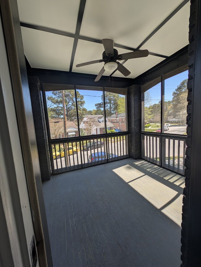 Photo - 117 1/2 Park Rd