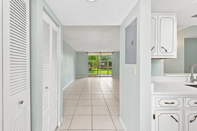 Photo - 950 NW 80th Ave Unit 204