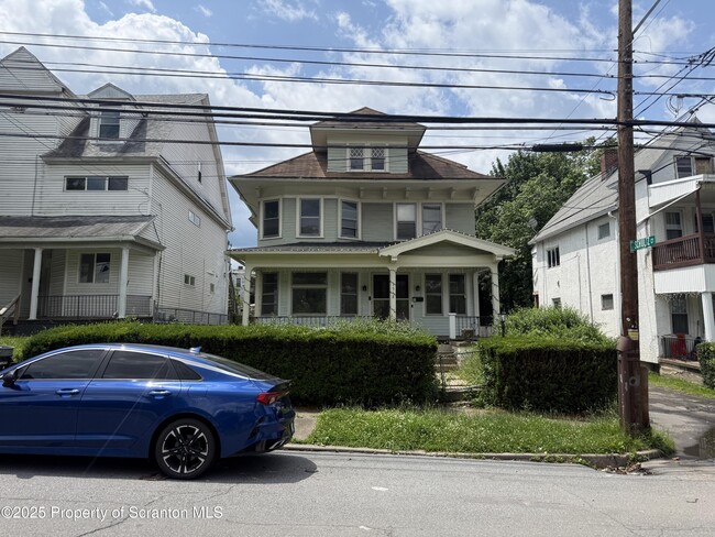 Photo - 1518 Linden St House