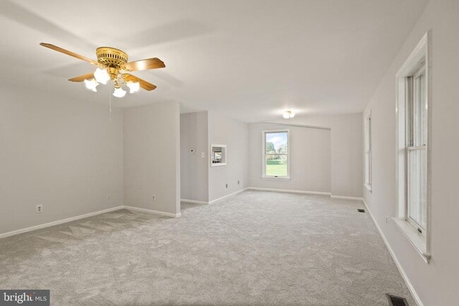 Building Photo - 318 Evergreen Mills Rd