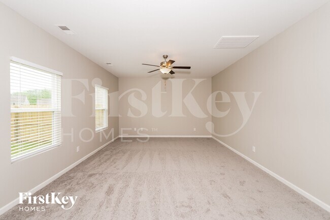 80 Homestead Ln