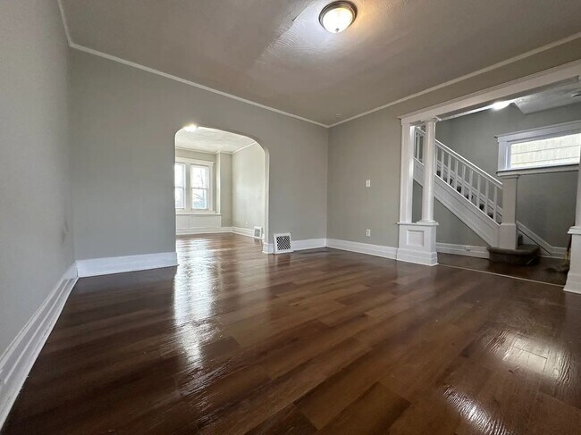 Photo - 242 Ferris St