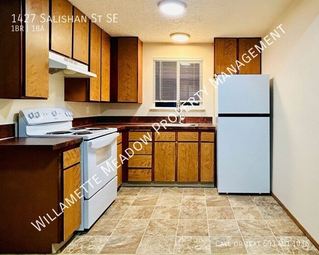 Photo - 1427 Salishan St SE