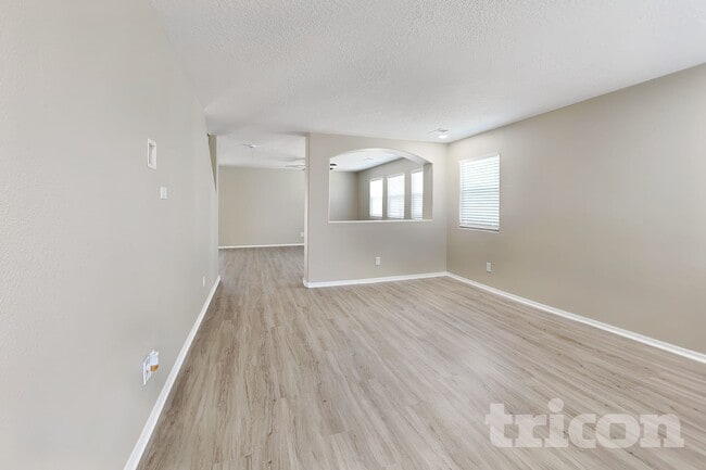 Photo - 6407 Black Hawk Dr NE