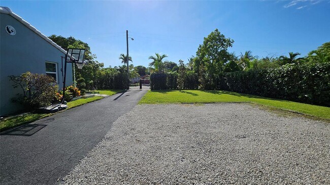 Photo - 1513 NE 3rd Ave