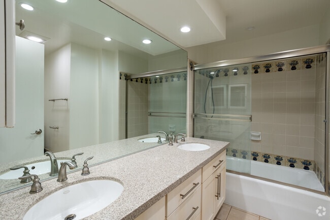 1BR, 1BA - 1380SF Bathroom