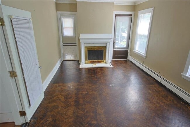 Photo - Great spot! 3br/1ba on Park Ave