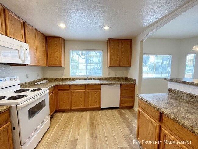 Photo - 6160 Rumrill St Unidad #136