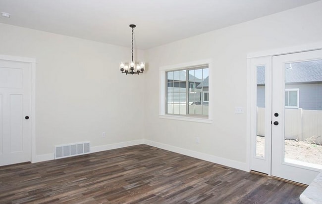 Photo - 3 Bedroom 2 Bath home on the west end!