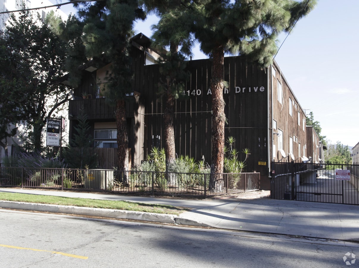 Photo - 4140 Arch Dr