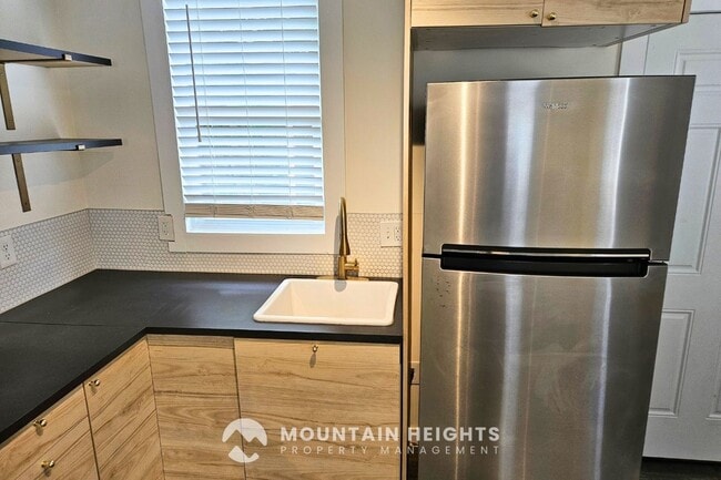 Photo - 1074 E Kensington Ave