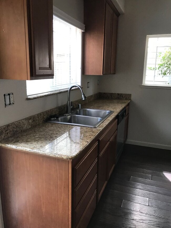 Photo - 3 Bedroom Home Close to Gym and Shopping-$1,000 OFF First Month's Rent