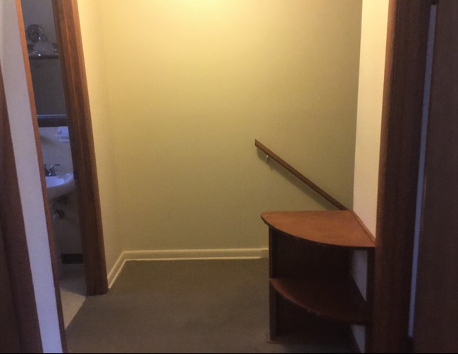 Building Photo - "Charming 2-Bedroom Oasis with Modern Comforts in Jonesboro!" Unit Apt. C