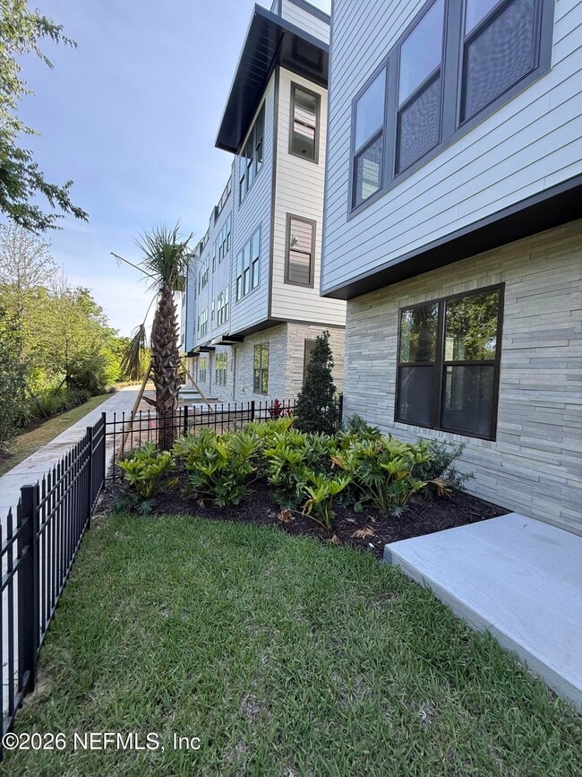 Photo - 2054 Prudential Dr