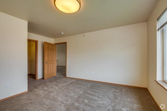 2BR, 2BA - 1,433SF - Bedroom