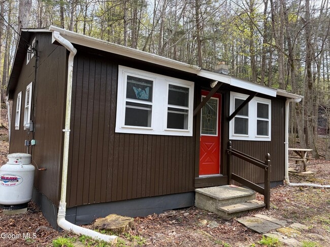 Building Photo - 49 Lowerre Ln