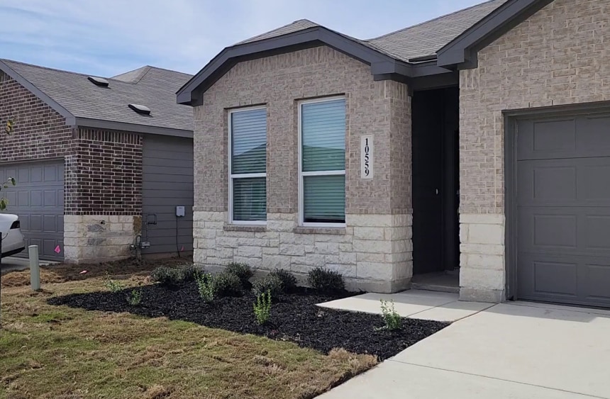 Photo - 10559 Ysasmendi Rdg