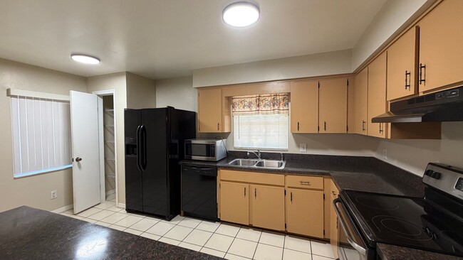 Photo - House For Rent - Metrowest