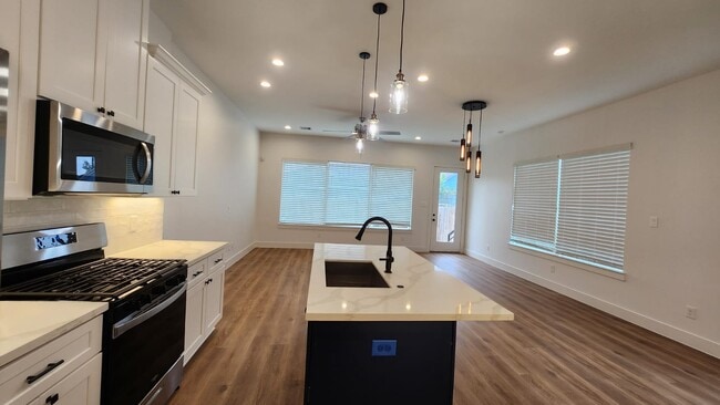 Photo - 126 Amundsen St