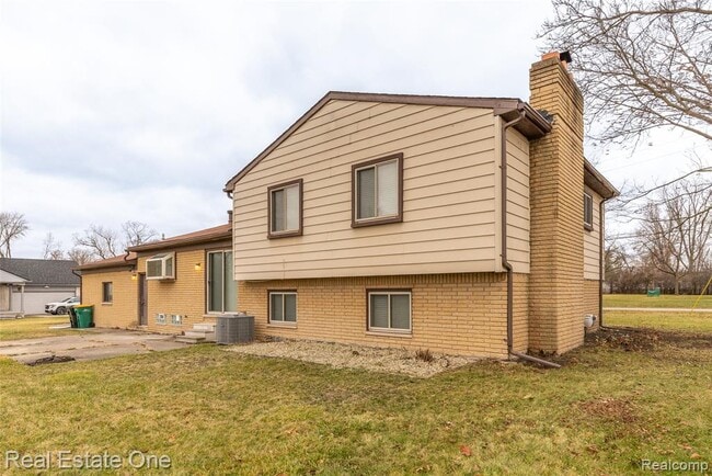 Photo - 29489 Geraldine Rd