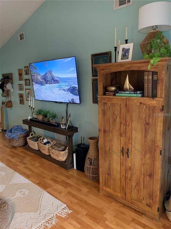 Photo - 300 Plymouth St