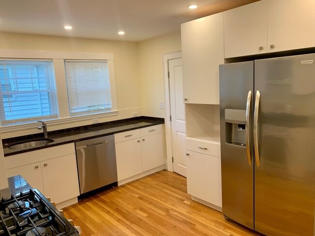 Photo - 28 Sunnybank Rd Unit 1