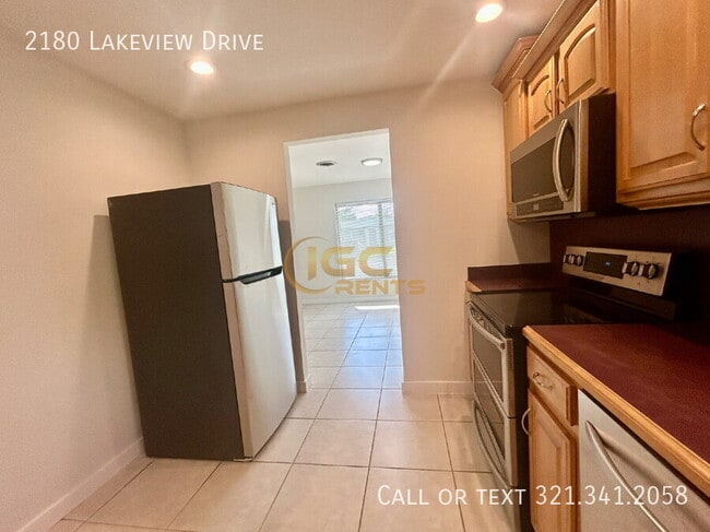 Photo - 2180 Lakeview Dr