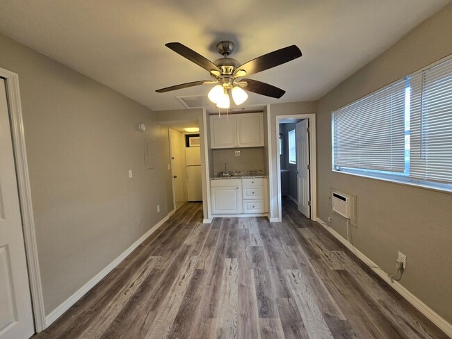 Photo - Efficency for rent