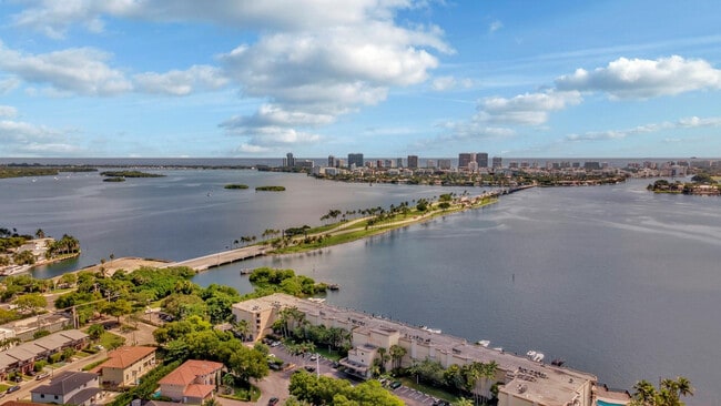 Photo - 11930 N Bayshore Dr Unit 404