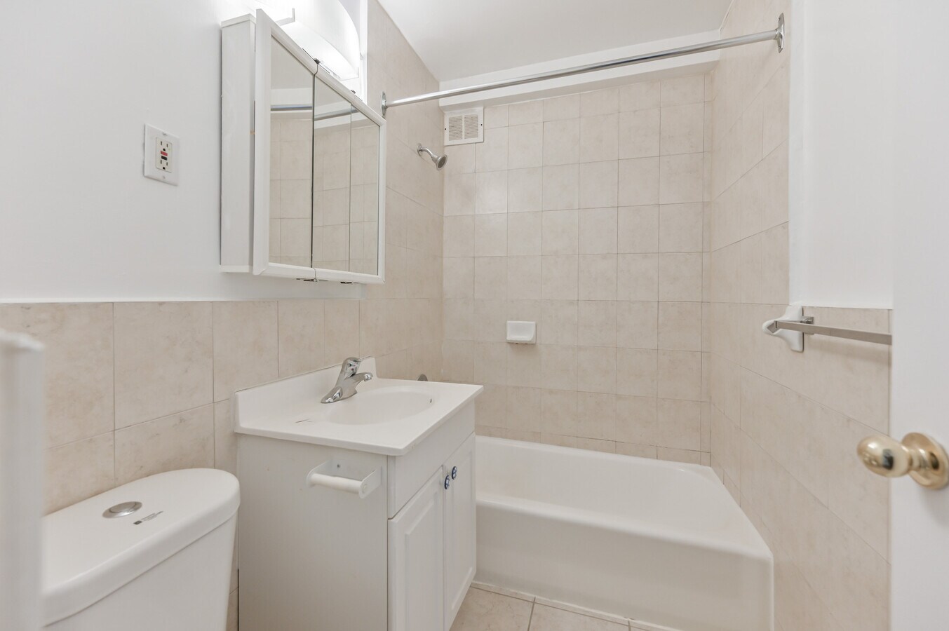 Photo - 214 St George St Unit 00603