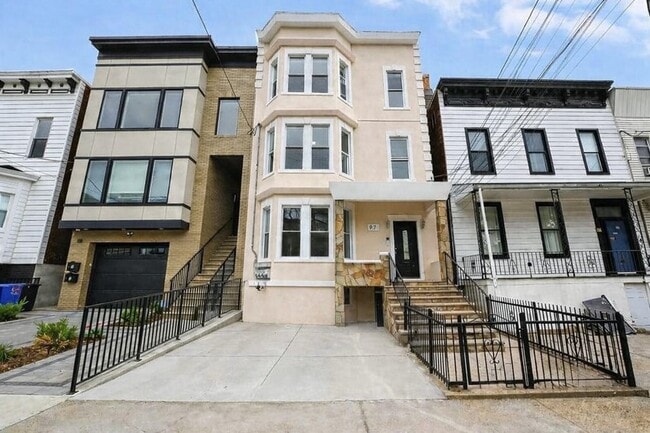 Building Photo - 97 Reservoir Ave