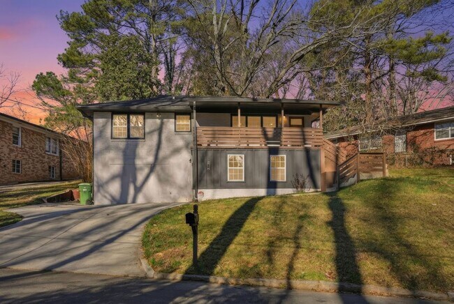 Photo - 167 Rockmart Dr SW