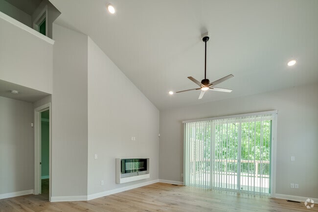 Spacious, Open Concept Living Area - Andover Woods of Rochester Hills