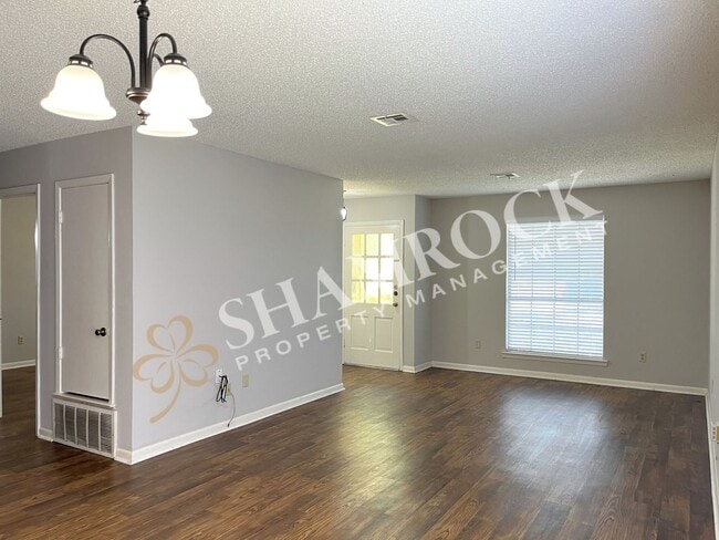 Photo - Convenient location close to shopping and Hwy 6!