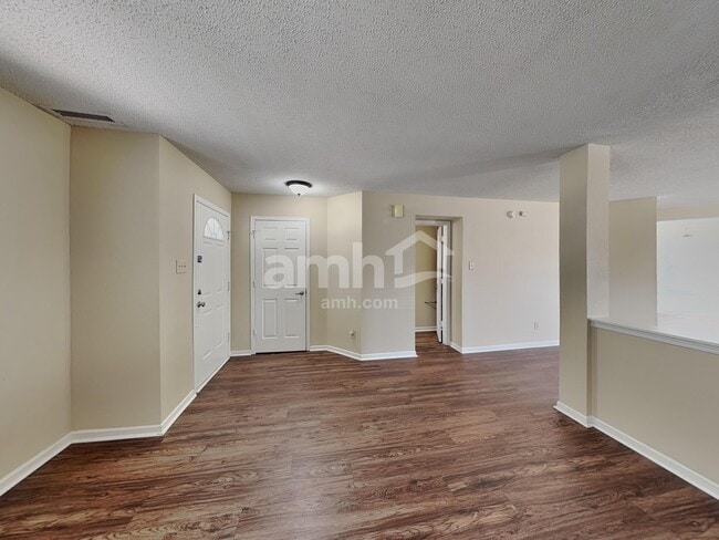 Photo - 711 Thornwood Ct