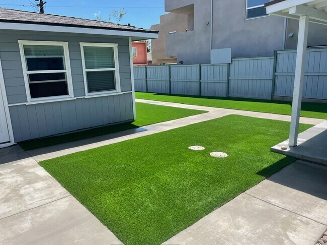 Photo - 1335 Felspar St