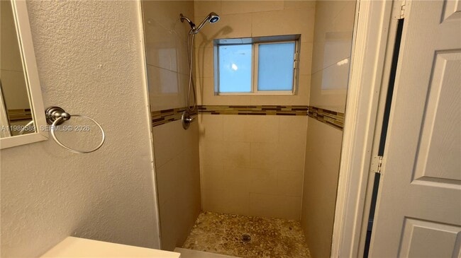 Photo - 1125 NW 16th Ct