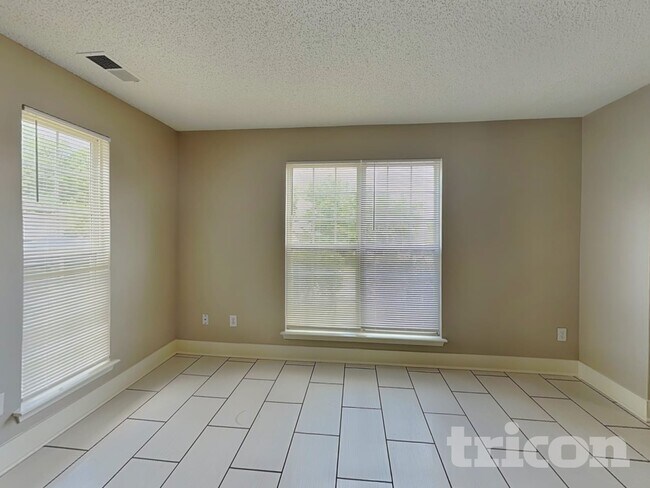 Photo - 7116 Lowen Rd