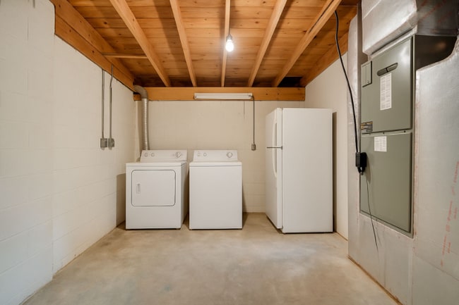 Photo - 7407 Duke Dr