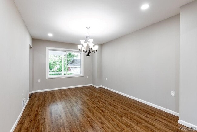 Building Photo - 52 Hawthorne Ave Rental