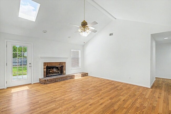 Photo - 4 Bed/2 Bath Updated Home in Richmond Heights
